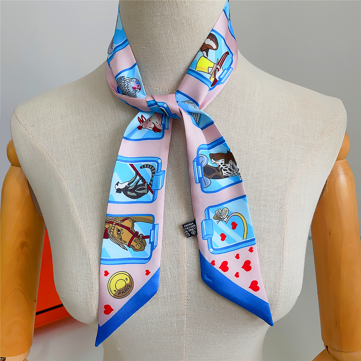 Brand Design Twill 100% Silk S - Scarf Silk Square 评论和价格