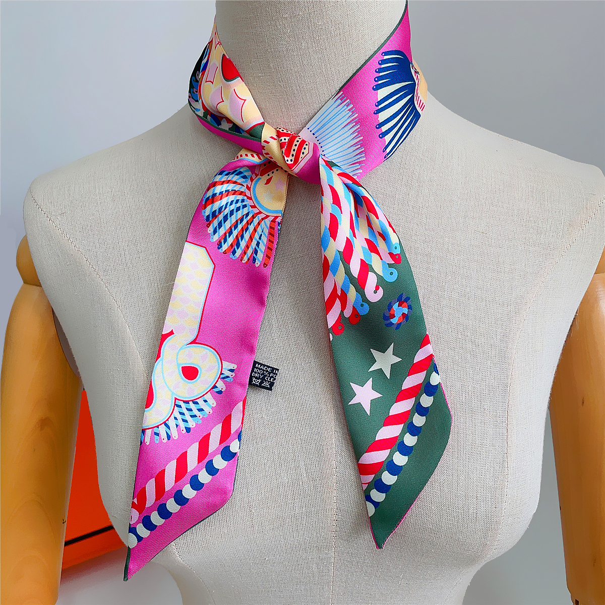 Brand Design Twill 100% Silk S - Scarf Silk Square 评论和价格