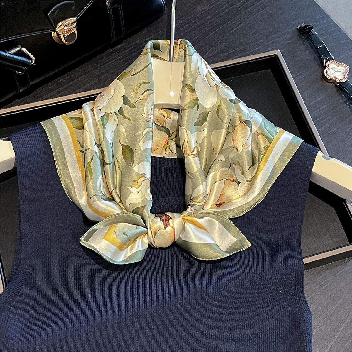 Designer Floral Square 65cm Ne - Bandana Cotton 评论和价格