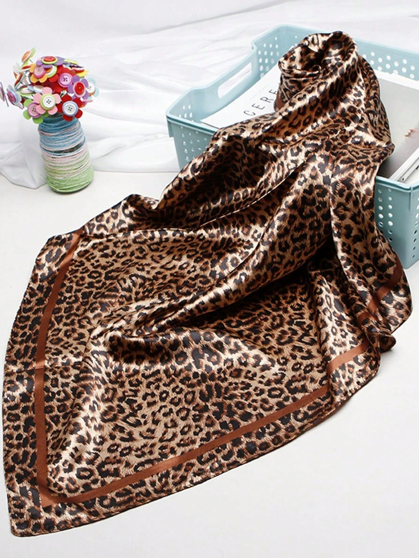 90cm Leopard Print Neckerchief - Scarf Silk Square 评论和价格