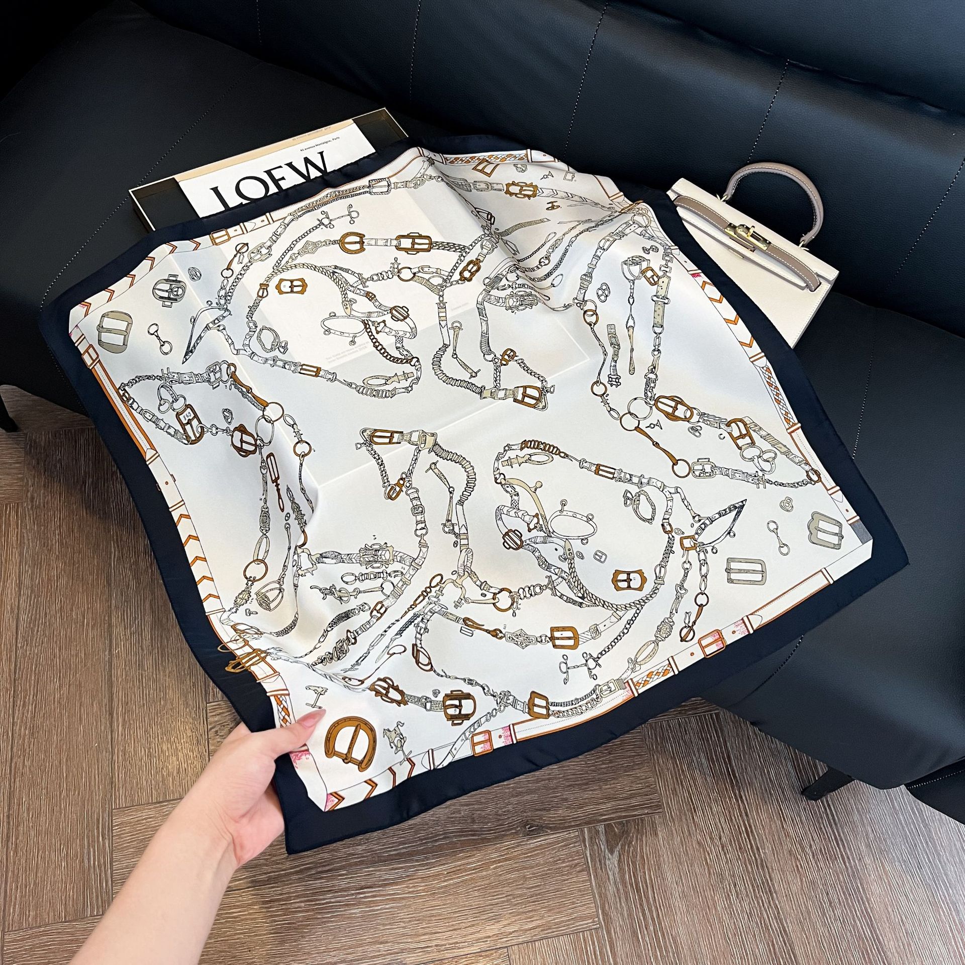 Luxury Brand Chain Print Small - Scarf Silk Square 评论和价格